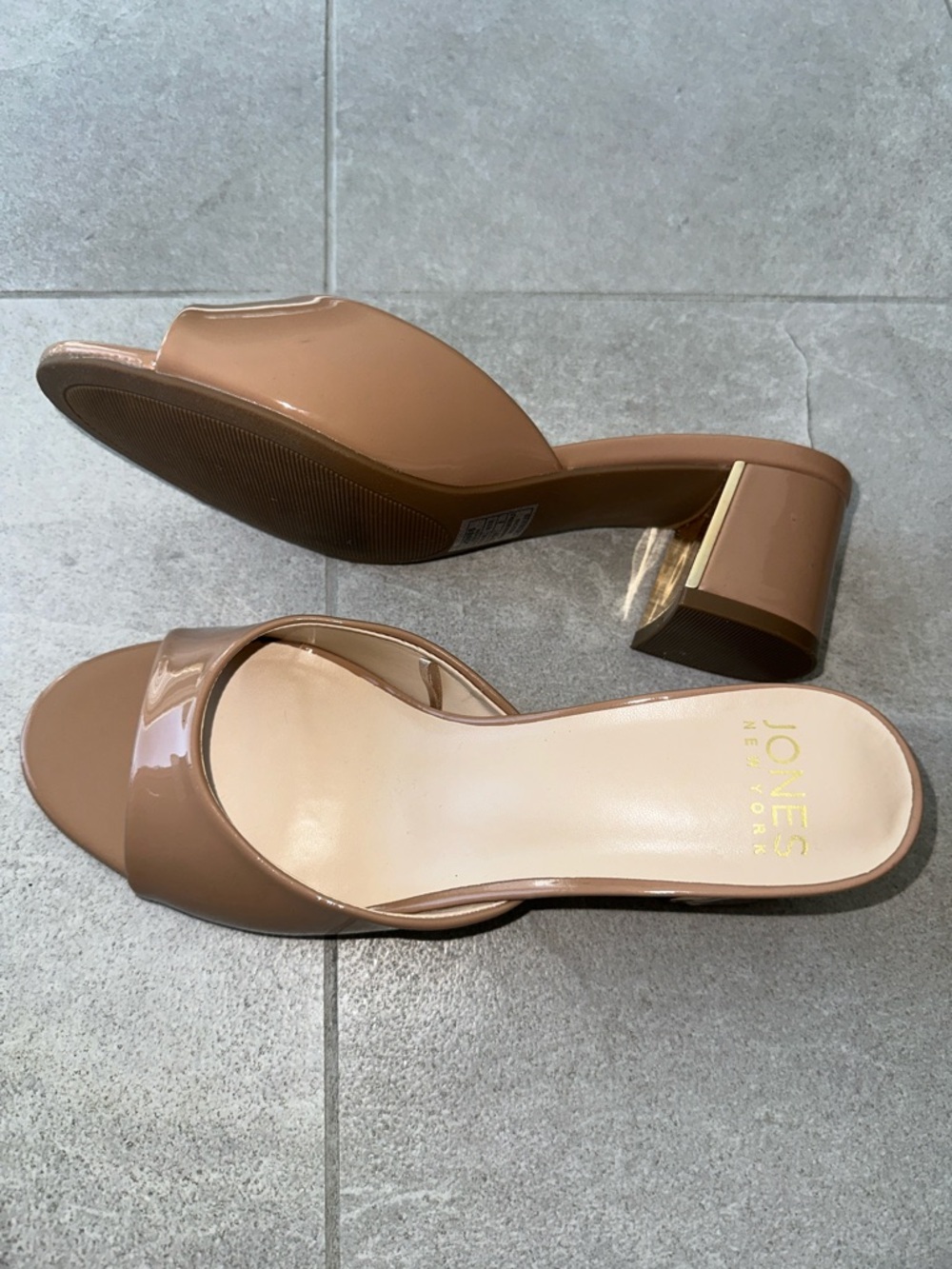 Jones New York Tan Patent Block Heel Slide Sandals